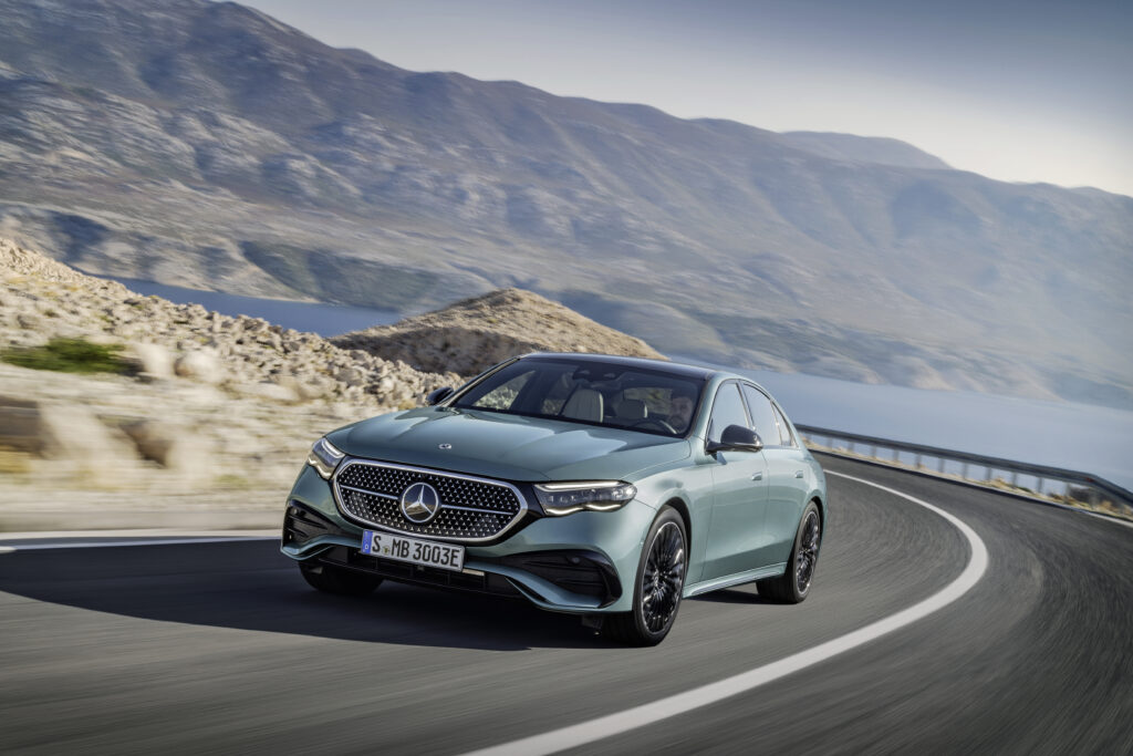 Mercedes-Benz Clase E: la berlina premium que combina lujo, tecnología y eficiencia en 2026