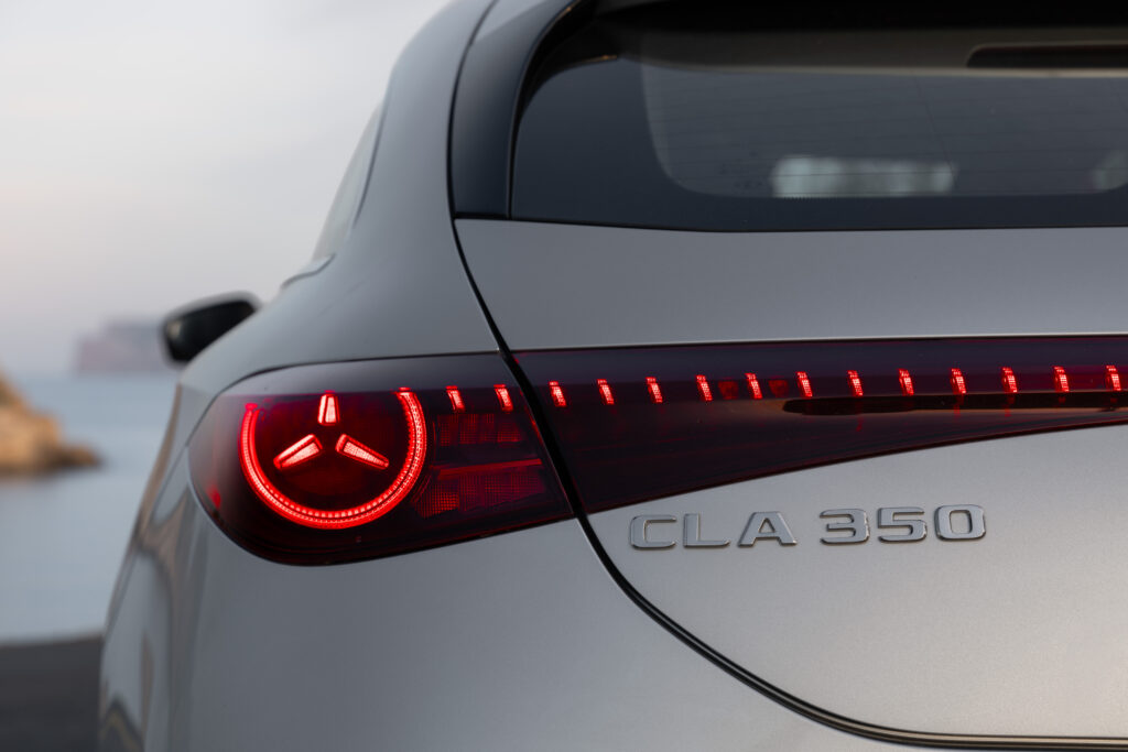 Mercedes-Benz CLA: diseño deportivo, tecnología inteligente y eficiencia